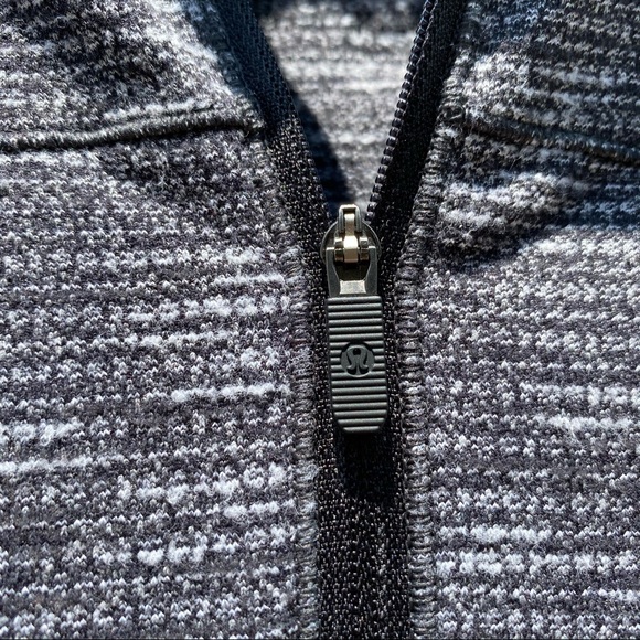 Lululemon Run Briskly 1/2 Zip - Picture 9 of 12
